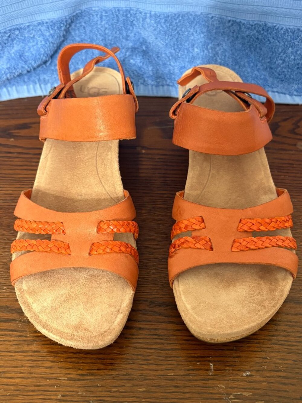 Women's UGG Sanals Size 9.5